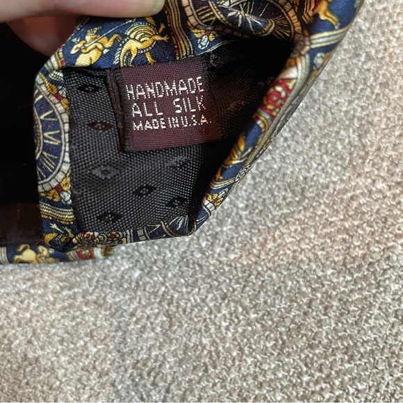 Museum Artifacts Men’s 100% Silk Tie Clock Sundial Gladiator Dragon Pattern - Picture 7 of 9